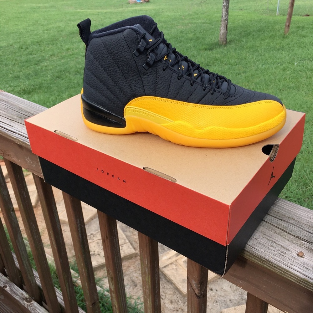 Jordan 12 “Black and Yellow” men size 9.5